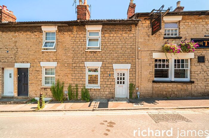 2 Bedroom Terraced House For Sale In Old Town, Swindon, SN1