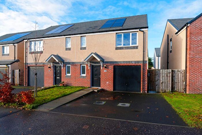 3 Bedroom Semi Detached House For Sale In Seggie Drive, Guardbridge, KY16