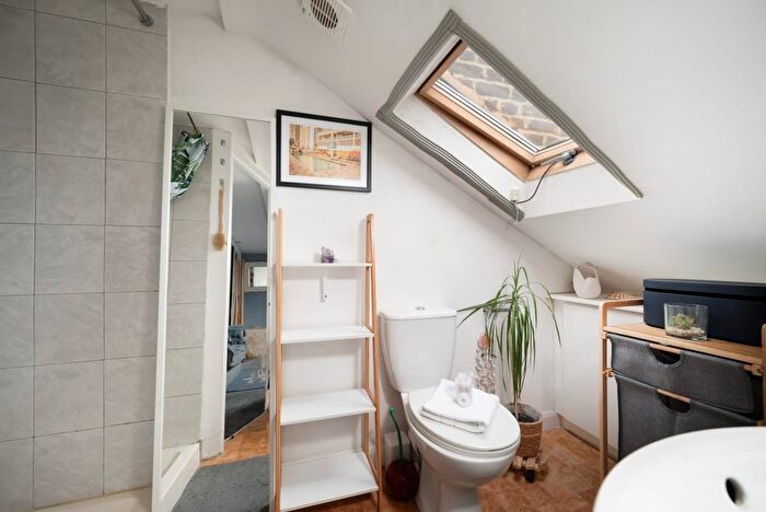 1 Bedroom Flat To Rent In Killyon Terrace, London, SW8