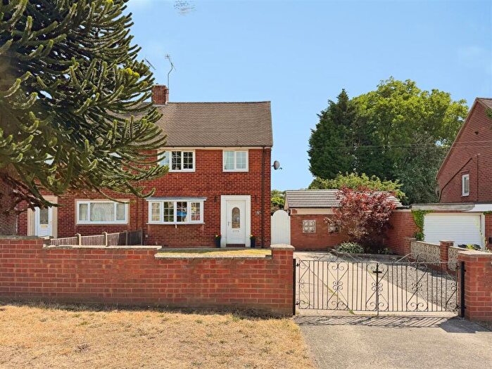 3 Bedroom Semi-Detached House For Sale In Tennyson Drive, Worksop, S81