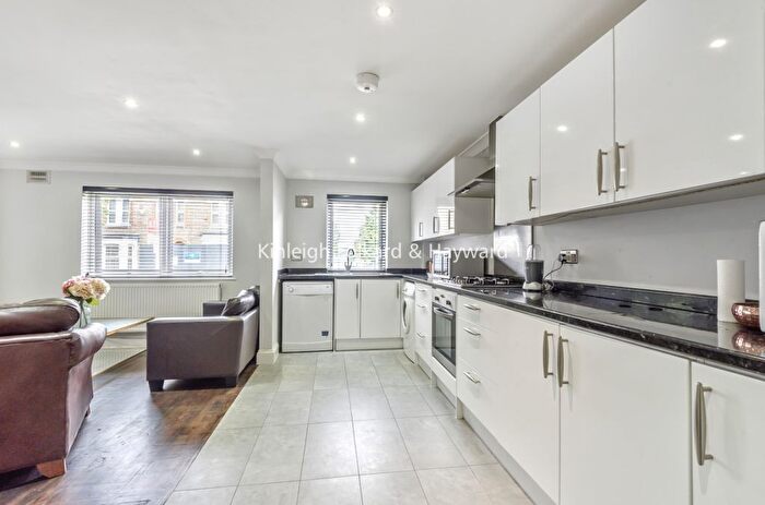 2 Bedroom Flat To Rent In Devonshire Road, London, SW19