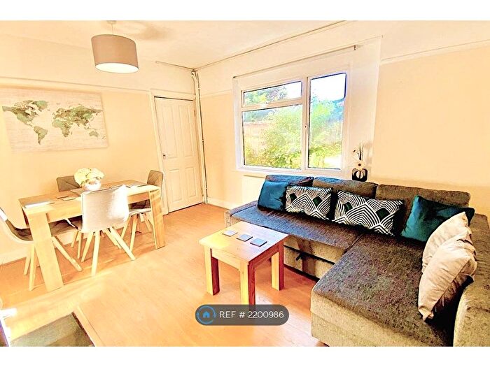 2 Bedroom Maisonette To Rent In Kenilworth Road, Ashford, TW15