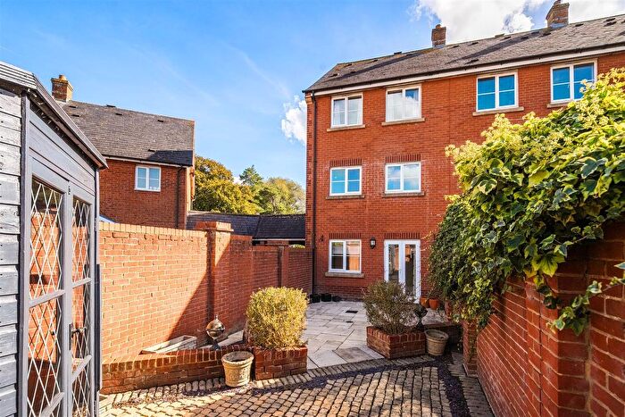 4 Bedroom End Of Terrace House For Sale In Massey Road, Devizes, SN10