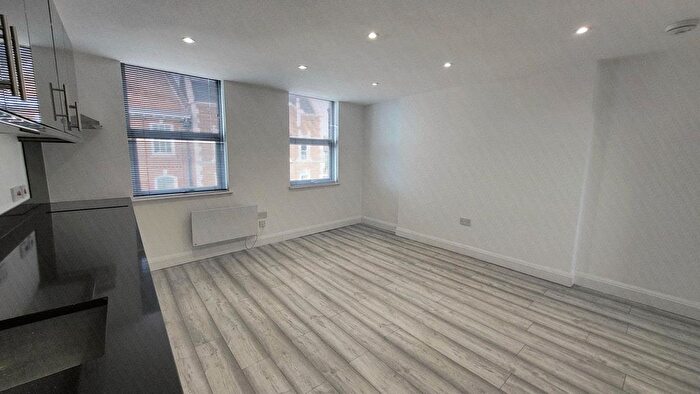 1 Bedroom Flat To Rent In George Lane, London, E18