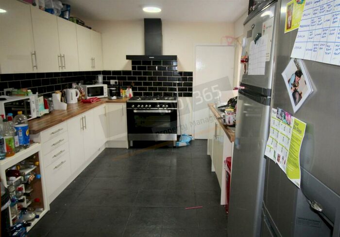 5 Bedroom Terraced House To Rent In *£pppw Excl Bills* Kimbolton Avenue, Lenton, NG7