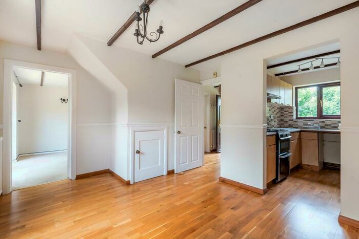 4 Bedroom Semi-Detached House To Rent In Woodstock, Oxfordshire, OX20