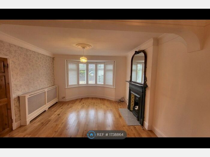 5 Bedroom Detached House To Rent In Upwood Road, London, SE12