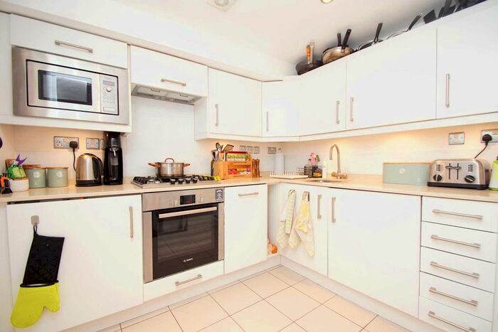 2 Bedroom Flat To Rent In Fore Street, Hertford, SG14