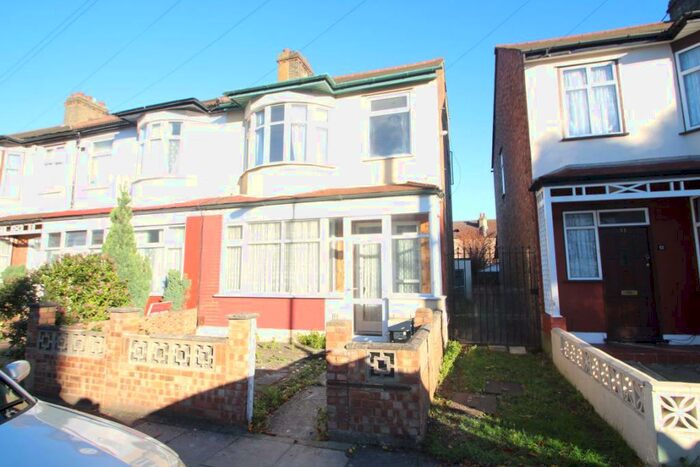 2 Bedroom Flat To Rent In Thornton Road, Ilford, IG1