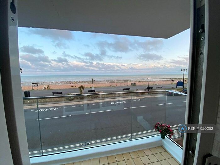 2 Bedroom Flat To Rent In August House, Worthing, BN11