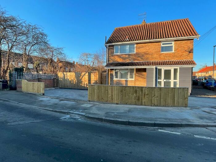 3 Bedroom Terraced House To Rent In Lulworth Avenue, Hull, HU4