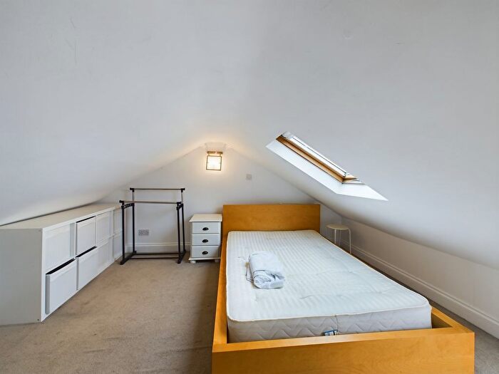 4 Bedroom Flat To Rent In Disraeli Road, London, SW15