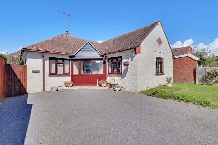 2 Bedroom Detached Bungalow For Sale In Mead End Road, Denmead, PO7