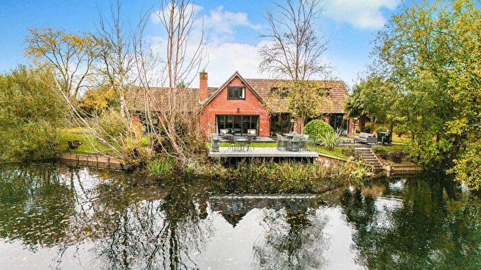 6 Bedroom Detached House For Sale In Lakeside, Cirencester Road, Latton, Wiltshire, SN6