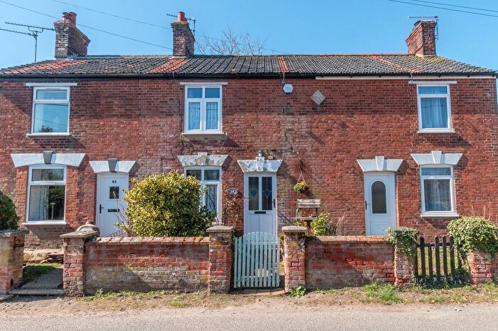2 Bedroom Terraced House For Sale In The Street, Barney, NR21