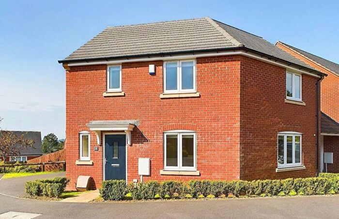 3 Bedroom Detached House For Sale In Barley Way, Matlock, DE4