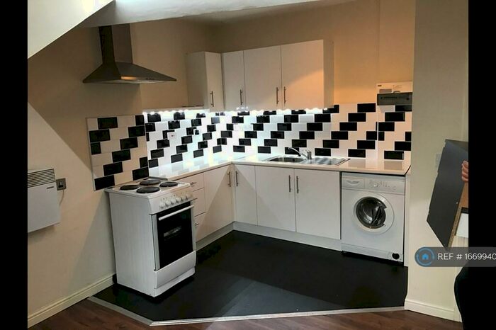 1 Bedroom Flat To Rent In Moor Road, Leeds, LS11