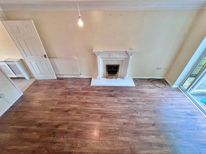 2 Bedroom End Of Terrace House To Rent In Dawes Close, Coventry, CV2