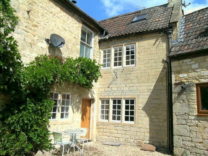2 Bedroom Cottage To Rent In Three Lions Mews, Holt, BA14