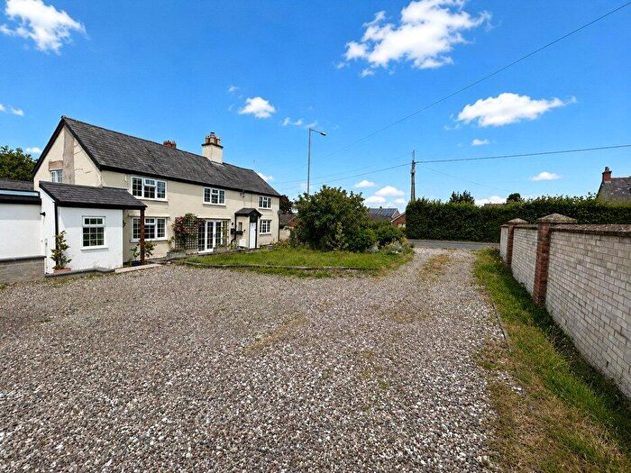 3 Bedroom Semi-Detached House For Sale In Mold Road, Mynydd Isa, Mold, Flintshire, CH7