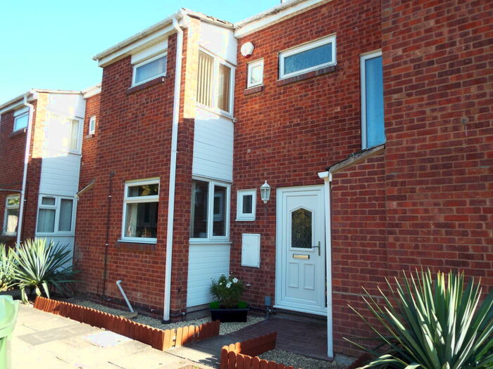 3 Bedroom House To Rent In Goodrich Close, Redditch, B98