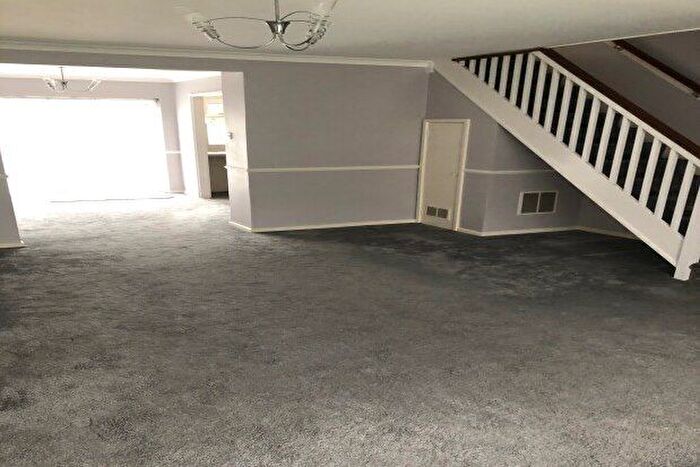 3 Bedroom Property To Rent In Court Wood Lane Markfield, Croydon, CR0