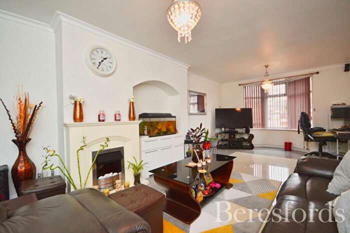 3 Bedroom Terraced House For Sale In Green Lane, Dagenham, RM8