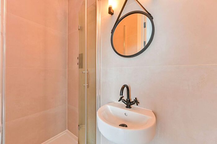 Studio To Rent In Claremont Road, Queen's Park, London, W9