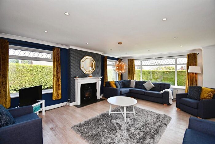 5 Bedroom Detached Bungalow For Sale In The Lunds, Kirk Ella, Hull, HU10