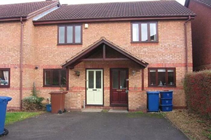 2 Bedroom Property To Rent In Coopers Green, Bicester, OX26
