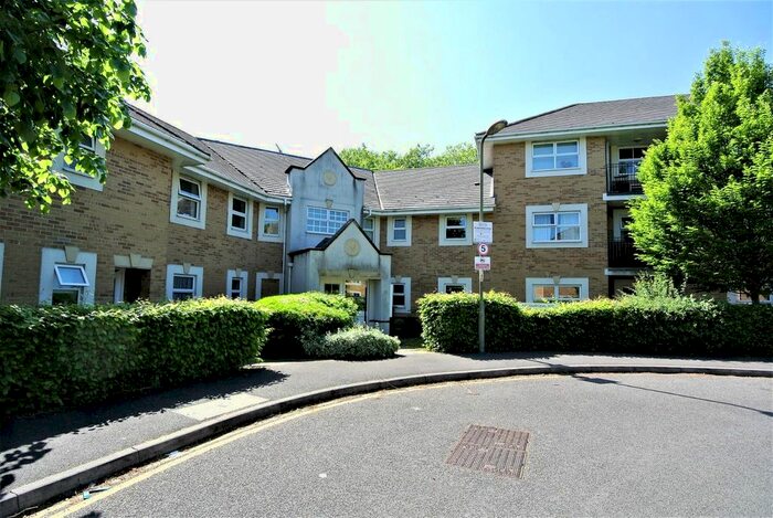 2 Bedroom Flat To Rent In International Way, Sunbury-On-Thames, TW16