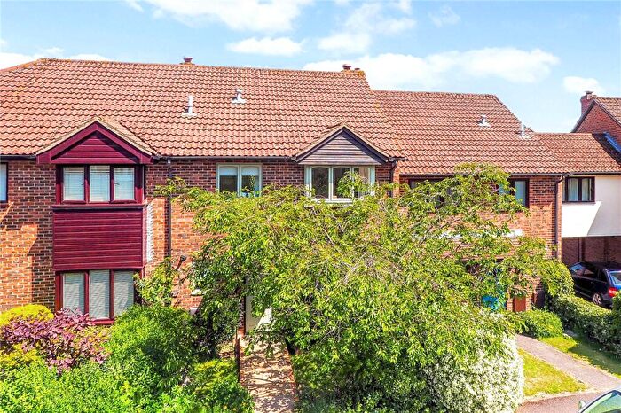 3 Bedroom Terraced House For Sale In Herne Road, Petersfield, Hampshire, GU31