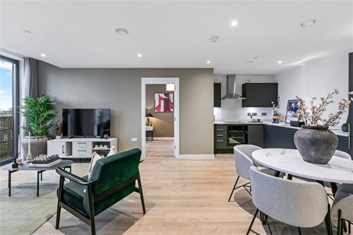 2 Bedroom Apartment To Rent In Gaythorn Street, Salford, M5