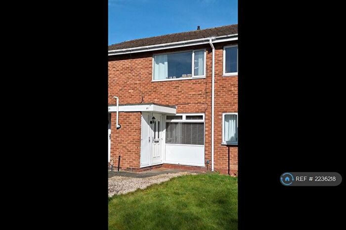 2 Bedroom Maisonette To Rent In Banbrook Close, Solihull, B92