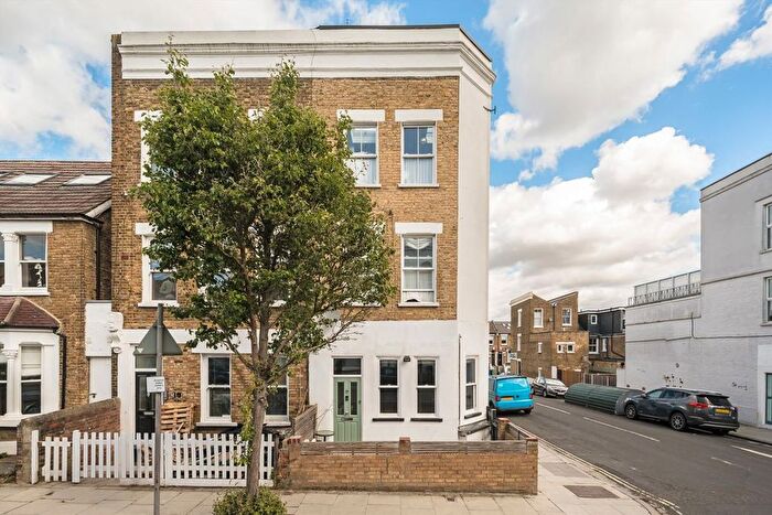 2 Bedroom Flat For Sale In Heber Road, East Dulwich, SE22