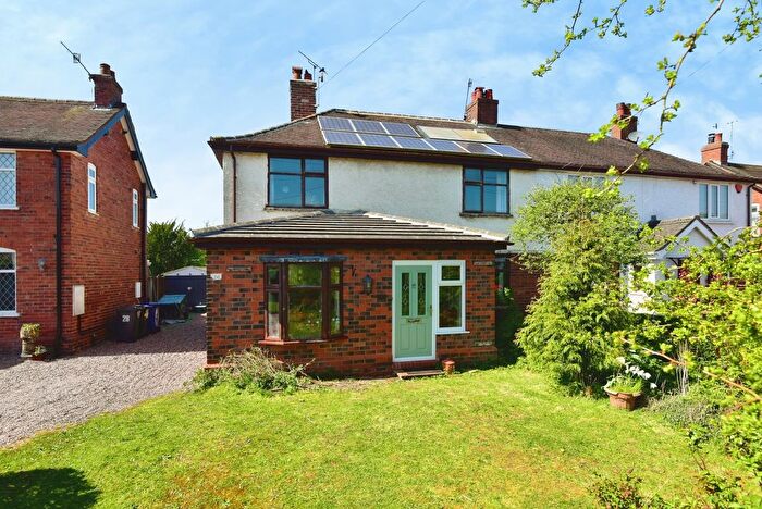 3 Bedroom Semi Detached House For Sale In Westlands Avenue, Newcastle, Staffordshire, ST5