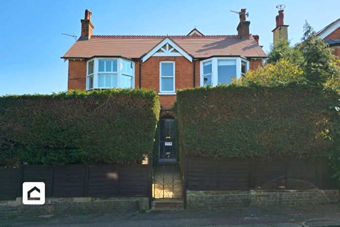4 Bedroom Detached House To Rent In Smoke Lane, Reigate, Surrey, RH2