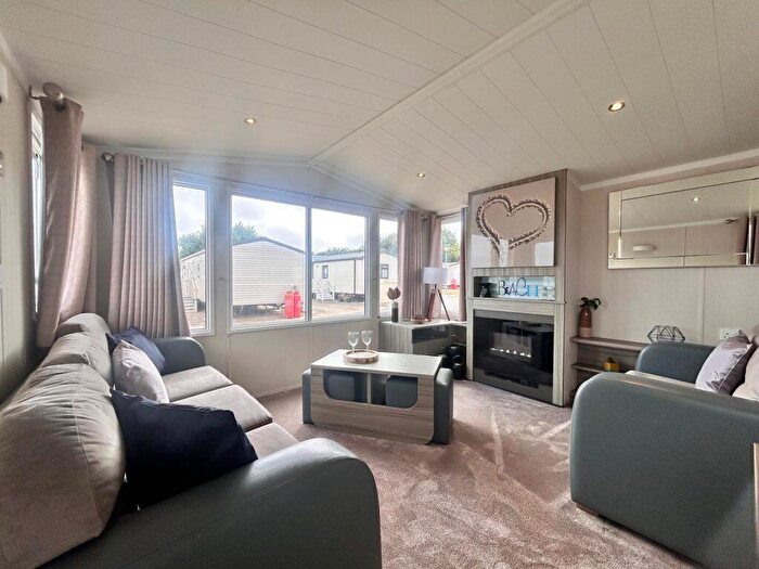 3 Bedroom Park Home For Sale In Broadland Sands Holiday Park – Suffolk, NR32