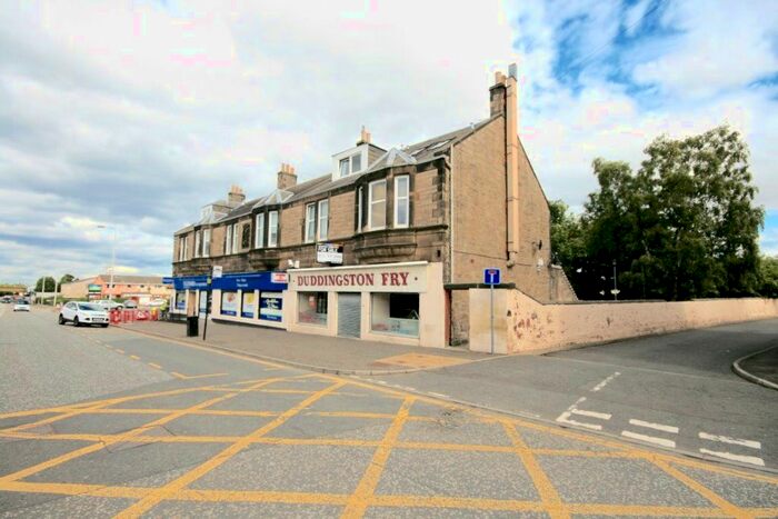 3 Bedroom Flat To Rent In Duddingston Park South, Niddrie, Edinburgh, EH15