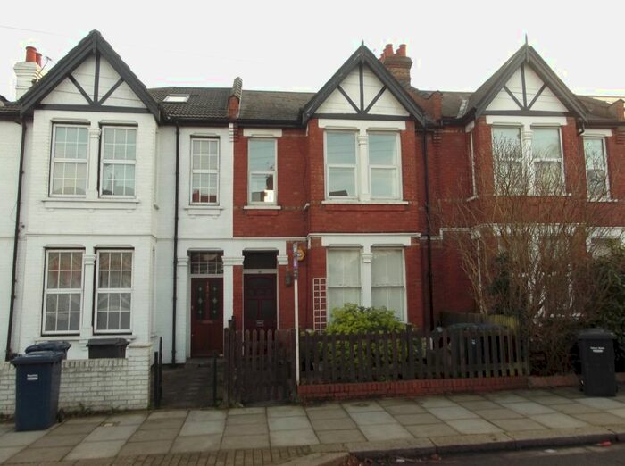 1 Bedroom Flat To Rent In Squires Lane, Finchley, N3