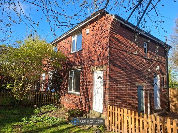 2 Bedroom Semi Detached House To Rent In Broadway, Leeds, LS18