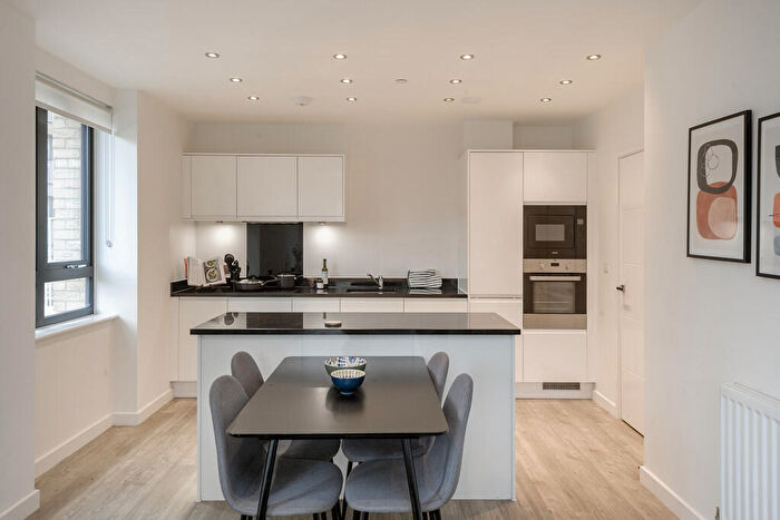 3 Bedroom Flat To Rent In Viscount House, Regency Heights, NW10