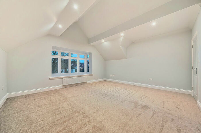 2 Bedroom Apartment To Rent In Page Heath Lane, Bromley, Kent, BR1