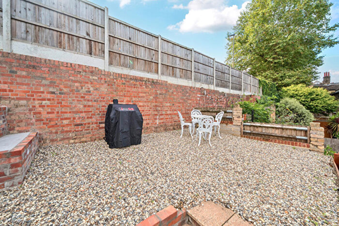 1 Bedroom Apartment For Sale In Dinsdale Road, Blackheath, SE3