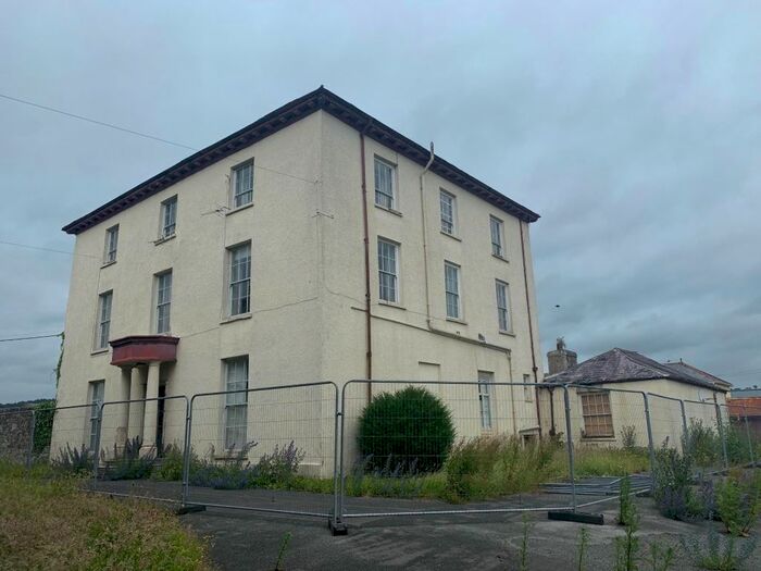 3 Bedroom Town House For Sale In Llandingat House, Broad Street, Llandovery, SA20