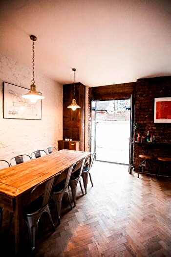 6 Bedroom House To Rent In Deyne Avenue, Manchester, M14