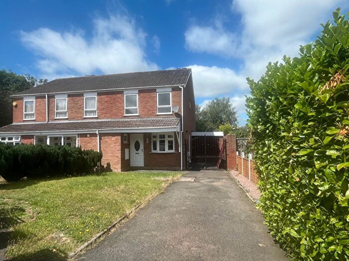 3 Bedroom Semi-Detached House To Rent In Ranworth Rise, Wolverhampton, West Midlands, WV4