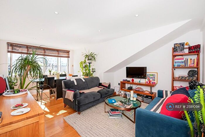 2 Bedroom Flat To Rent In Queens Park, London, NW6