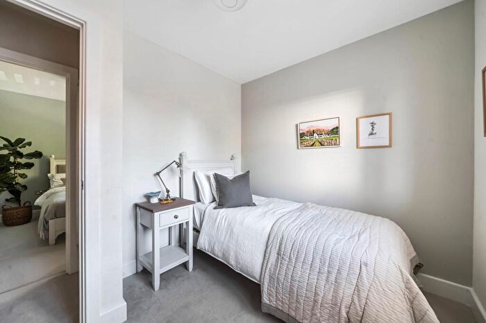 4 Bedroom Detached House For Sale In Castle Hill Lane, Bishopdown, SP1