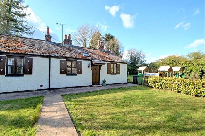 2 Bedroom Bungalow To Rent In London Road, Holybourne, Alton, Hampshire, GU34